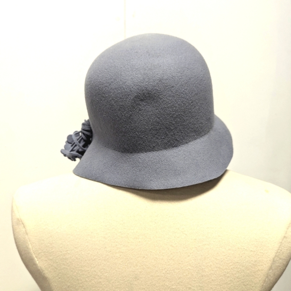 Wool Felt Cloche Hat in Periwinkle Blue Flower on Stem Detail Winter Retro - Picture 6 of 9